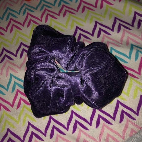 Scrunches - Picture 2 of 8